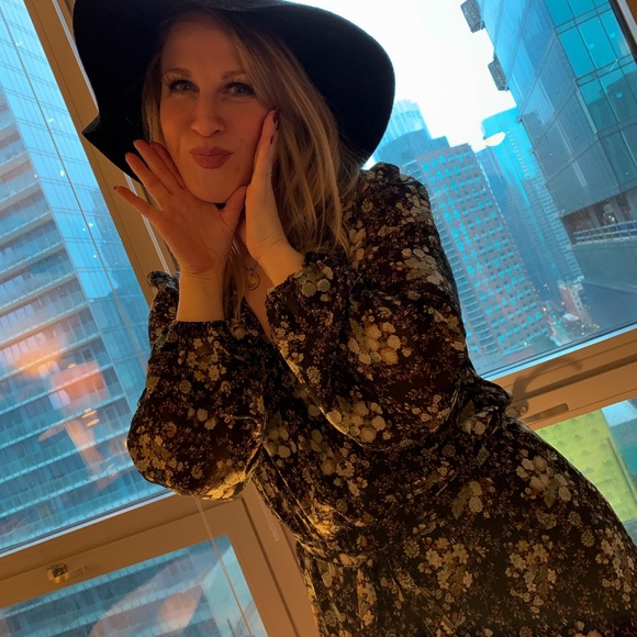 WAYF Floral Romper - Picture 5 of 6